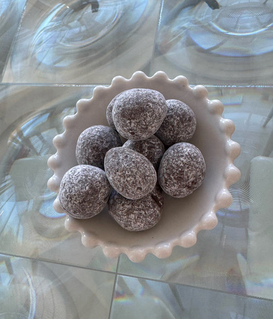 マカダミアナッツキャラメリゼチョコレート 8個入