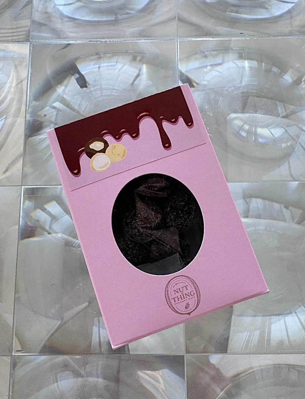 マカダミアナッツキャラメリゼチョコレート 8個入